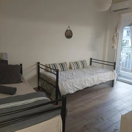 Small Budget Center1 * Salonic