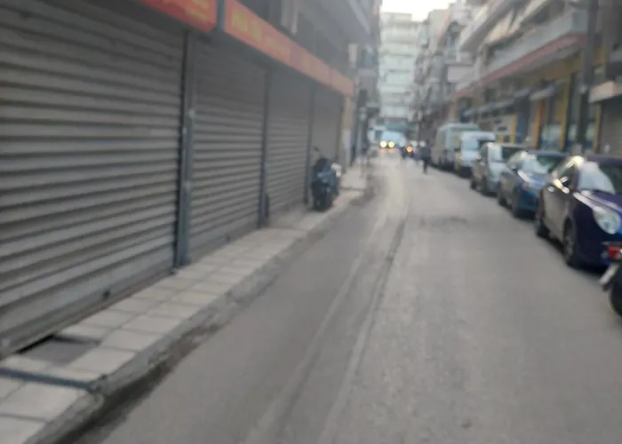 Small Budget Center1 Apartment *