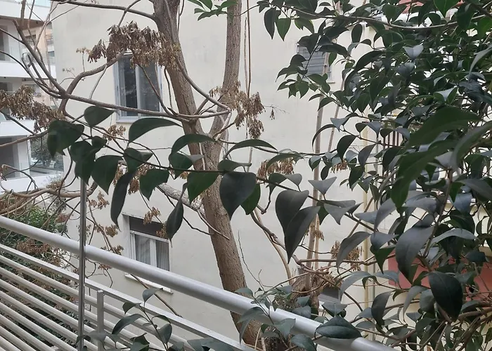 Small Budget Center1 * Thessaloniki