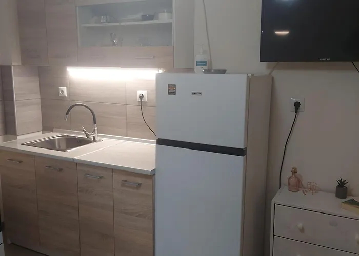 Apartment Small Budget Center1 *