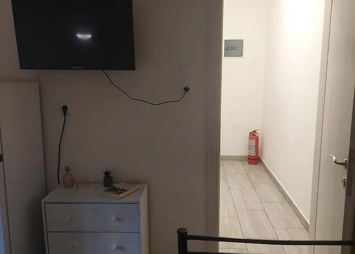 Small Budget Center1 Apartment *