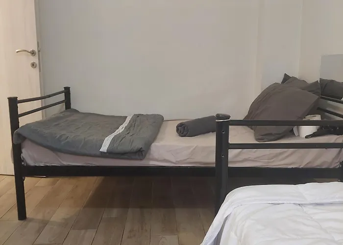 Small Budget Center1 Apartment