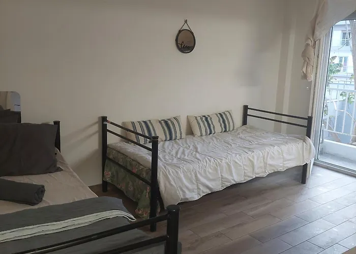 Small Budget Center1 * Thessaloniki