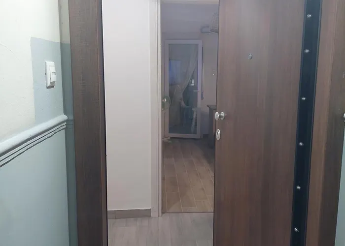 Small Budget Center1 *