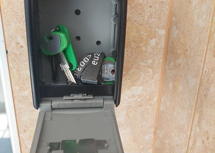 Small Budget Center1 Thessaloniki