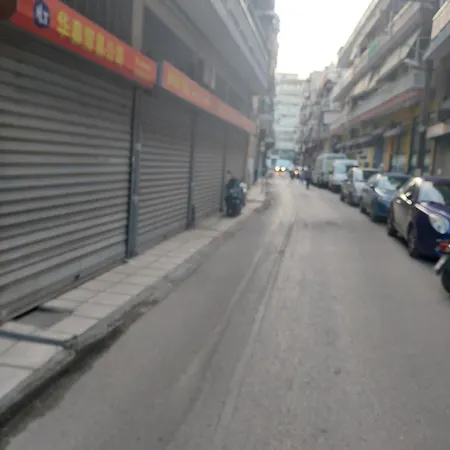 Small Budget Center1 アパート *