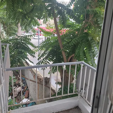 Small Budget Center1 * テッサロニキ