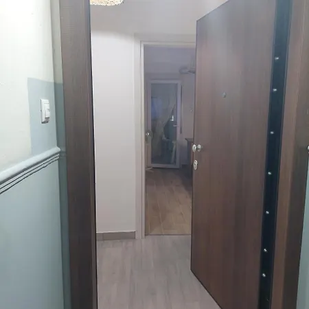 Small Budget Center1 *